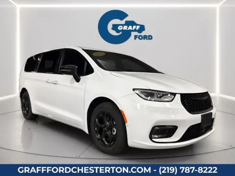 Another view of 2024 Chrysler Pacifica Hybrid Select S Appearance for sale in Chesterton, IN at Graff Ford of Chesterton