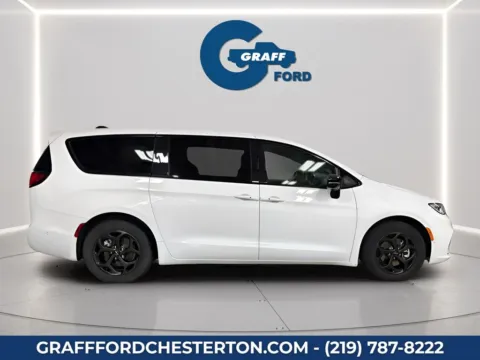 More photos of 2024 Chrysler Pacifica Hybrid Select S Appearance at Graff Ford of Chesterton, IN