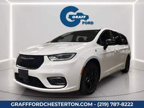White 2024 Chrysler Pacifica Hybrid Select S Appearance for sale in Chesterton, IN