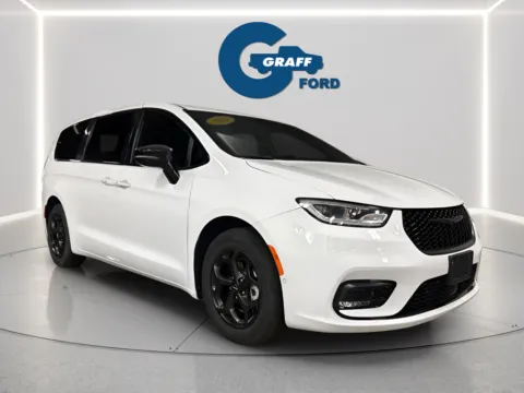 Another view of 2024 Chrysler Pacifica Hybrid Select S Appearance for sale in Chesterton, IN at Graff Ford of Chesterton