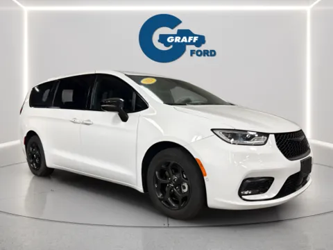 More photos of 2024 Chrysler Pacifica Hybrid Select S Appearance at Graff Ford of Chesterton, IN