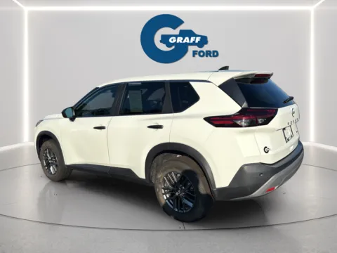 More photos of 2023 Nissan Rogue S at Graff Ford of Chesterton, IN