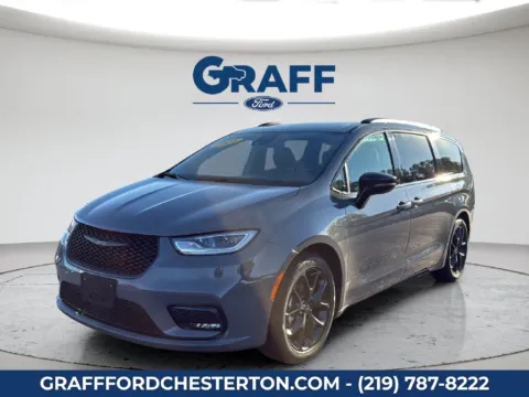 Gray 2025 Chrysler Pacifica Limited for sale in Chesterton, IN