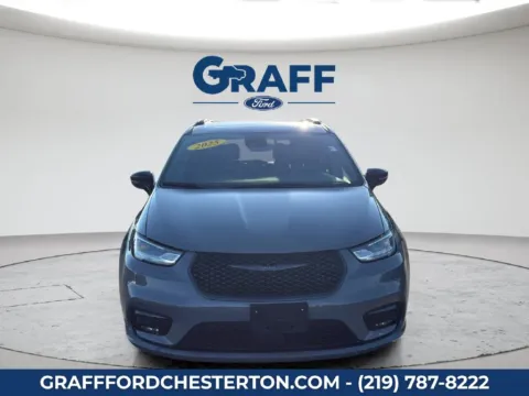 Photos of 2025 Chrysler Pacifica Limited for sale in Chesterton, IN at Graff Ford of Chesterton