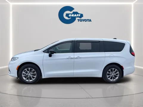 Photos of 2026 Chrysler Pacifica Select for sale in Burns Harbor, IN at Graff Toyota