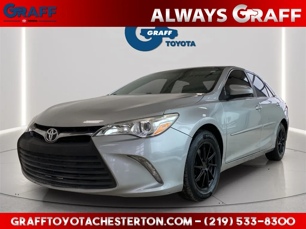 Silver 2016 Toyota Camry XLE for sale in Burns Harbor, IN