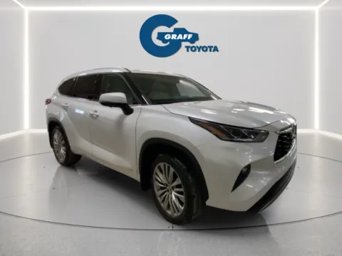 More photos of 2023 Toyota Highlander Hybrid Platinum at Graff Toyota, IN