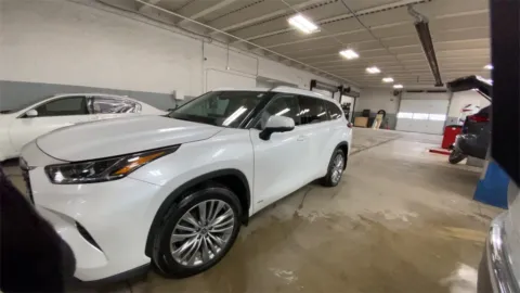 Another view of 2023 Toyota Highlander Hybrid Platinum for sale in Burns Harbor, IN at Graff Toyota