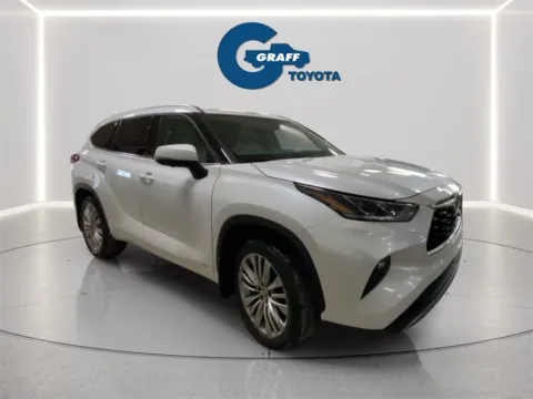 More photos of 2023 Toyota Highlander Hybrid Platinum at Graff Toyota, IN