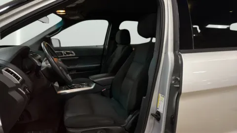 More photos of 2014 Ford Explorer XLT at Graff Toyota, IN