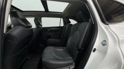 More photos of 2023 Toyota Highlander Platinum at Graff Toyota, IN