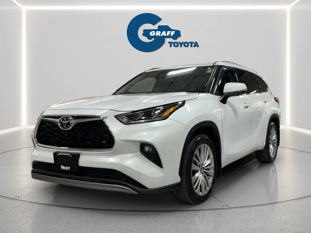 Unknown 2023 Toyota Highlander Platinum for sale in Burns Harbor, IN
