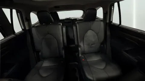 More photos of 2023 Toyota Highlander Platinum at Graff Toyota, IN