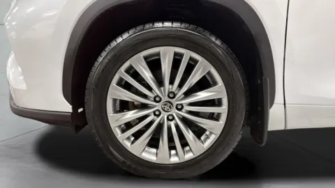 Photos of 2023 Toyota Highlander Platinum for sale in Burns Harbor, IN at Graff Toyota