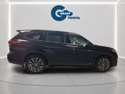 More photos of 2020 Toyota Highlander Hybrid Platinum at Graff Toyota, IN