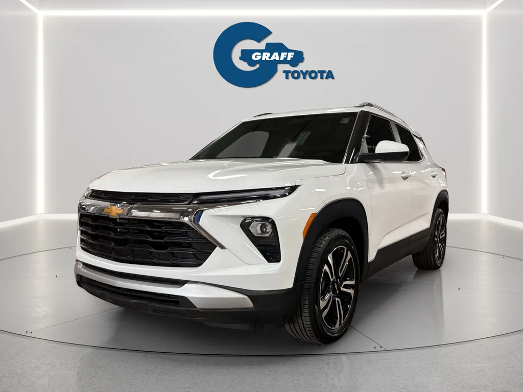 White 2024 Chevrolet TrailBlazer LT for sale in Burns Harbor, IN