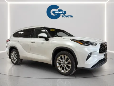 More photos of 2023 Toyota Highlander Limited at Graff Toyota, IN