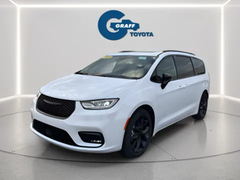 White 2025 Chrysler Pacifica Limited for sale in Burns Harbor, IN