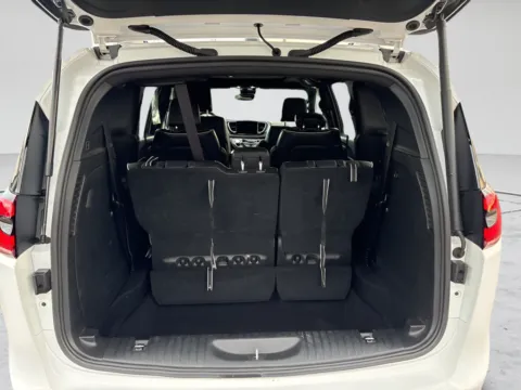 More photos of 2025 Chrysler Pacifica Limited at Graff Toyota, IN
