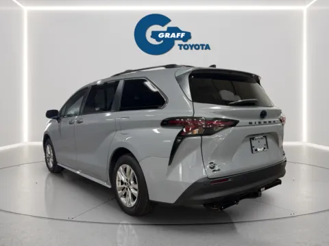 More photos of 2023 Toyota Sienna Woodland Edition at Graff Toyota, IN