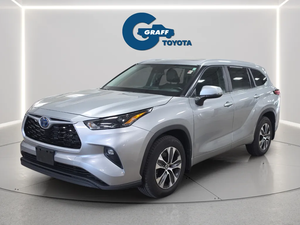 2023 Toyota Highlander Hybrid XLE for sale in Burns Harbor, IN