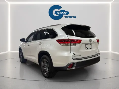 More photos of 2018 Toyota Highlander Limited Platinum at Graff Toyota, IN