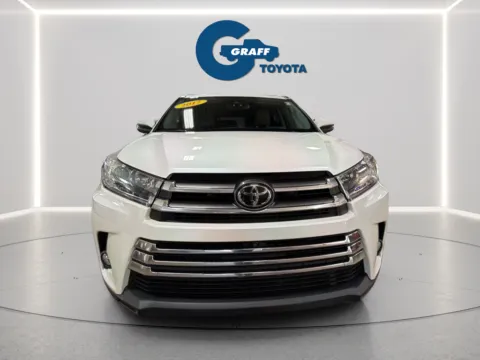 Photos of 2017 Toyota Highlander Limited Platinum for sale in Burns Harbor, IN at Graff Toyota