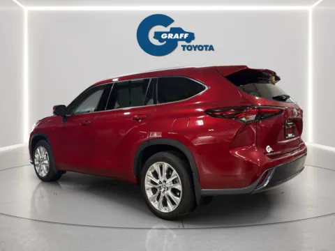 More photos of 2024 Toyota Highlander Limited at Graff Toyota, IN