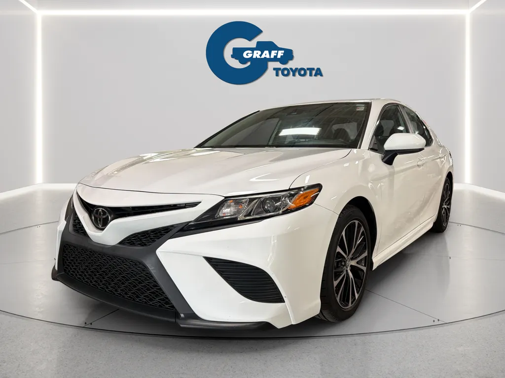 White 2019 Toyota Camry SE for sale in Burns Harbor, IN