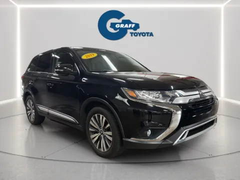 More photos of 2019 Mitsubishi Outlander SE at Graff Toyota, IN