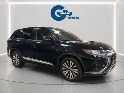 More photos of 2019 Mitsubishi Outlander SE at Graff Toyota, IN