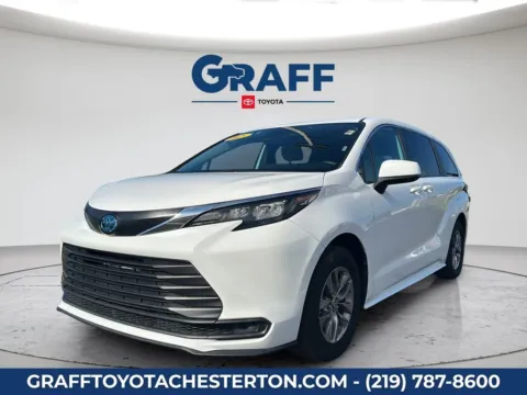 White 2025 Toyota Sienna LE for sale in Burns Harbor, IN
