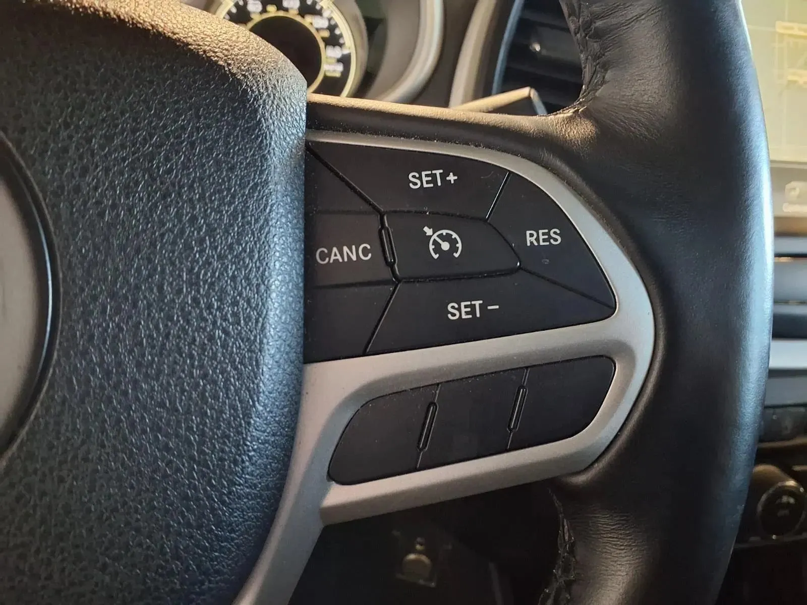 Jeep Cherokee photo 24