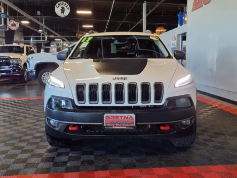 Photos of 2017 Jeep Cherokee Trailhawk for sale in Gretna, NE at Gretna Auto Outlet