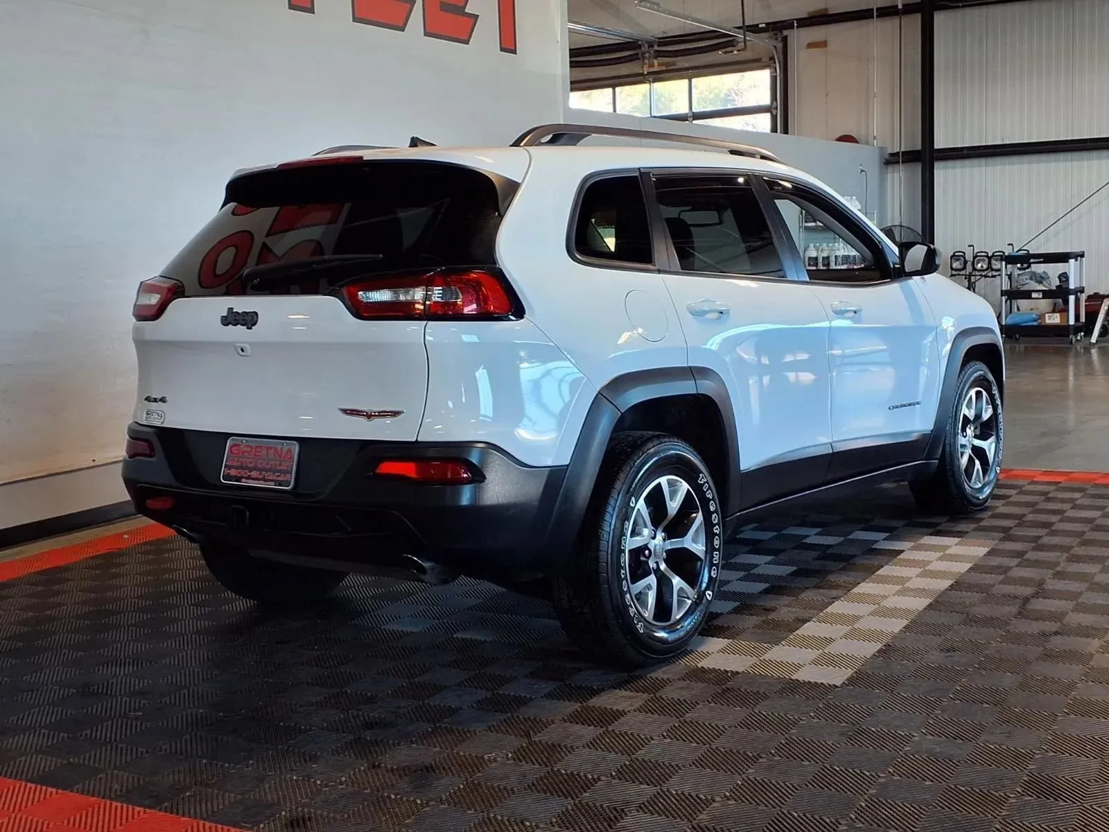 Jeep Cherokee photo 7