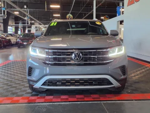Photos of 2021 Volkswagen Atlas Cross Sport V6 SEL for sale in Gretna, NE at Gretna Auto Outlet