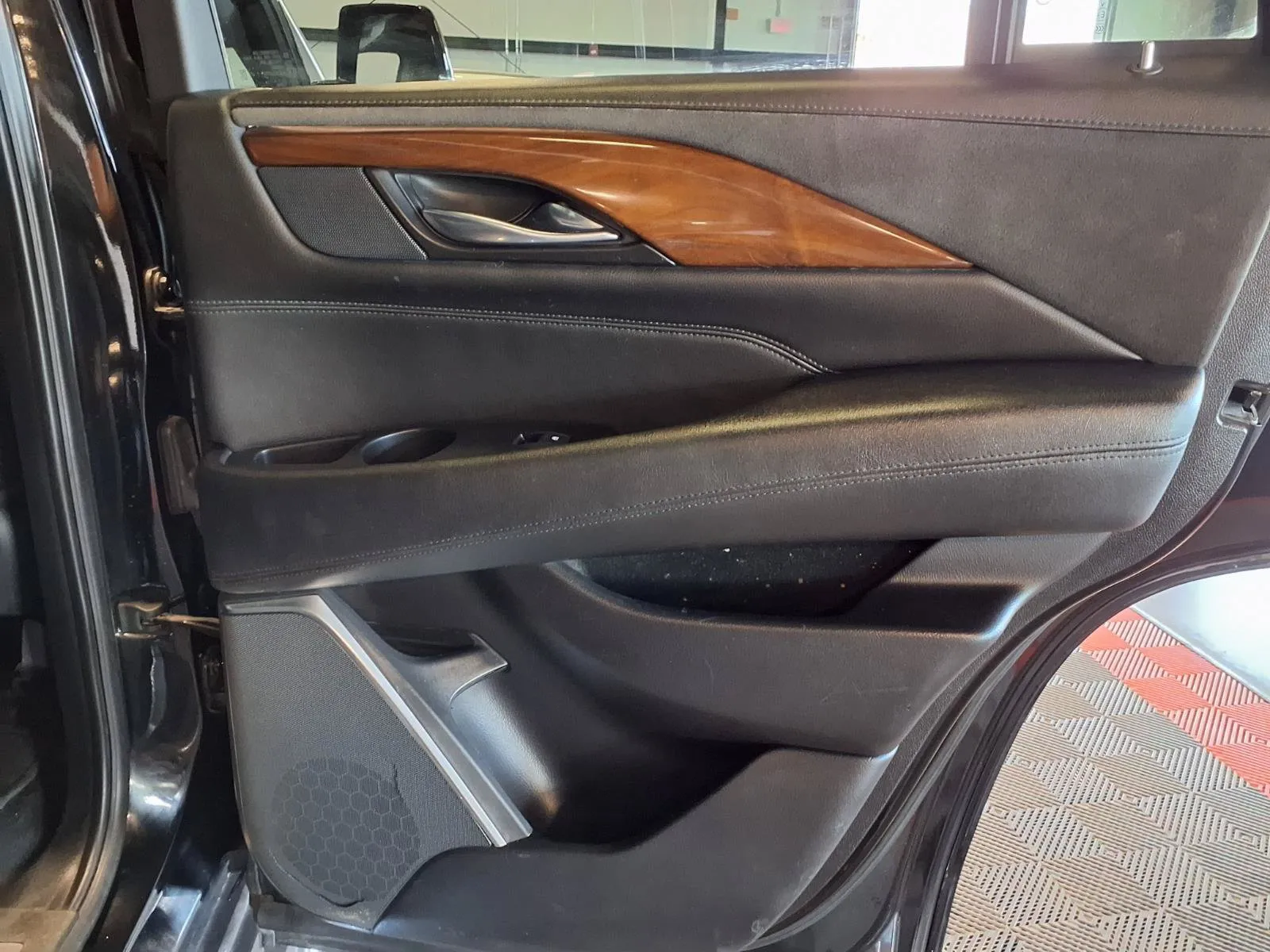 Cadillac Escalade photo 13
