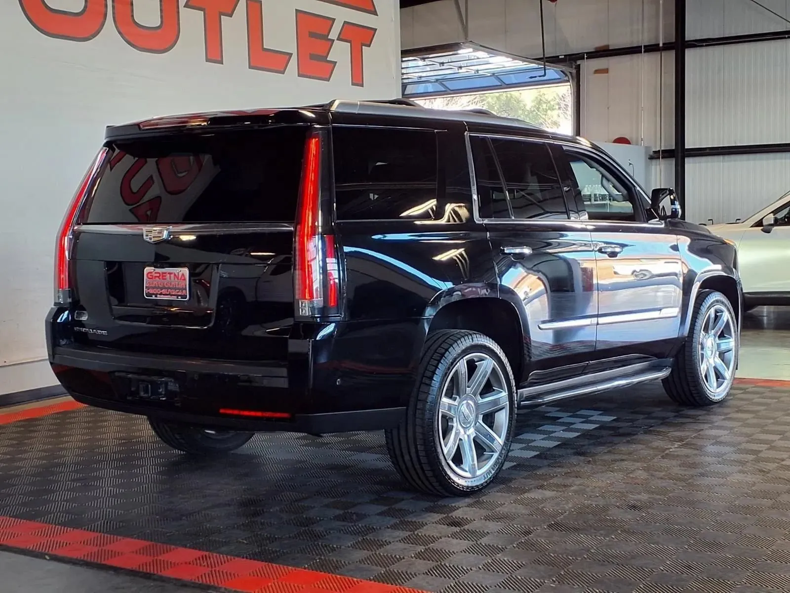 Cadillac Escalade photo 8