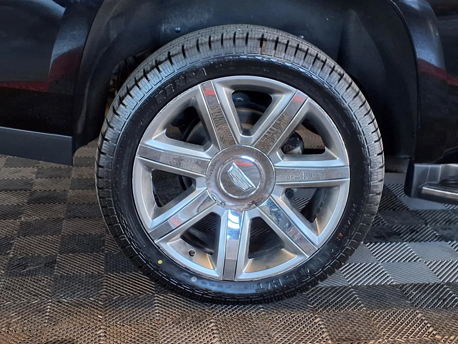 Cadillac Escalade photo 9