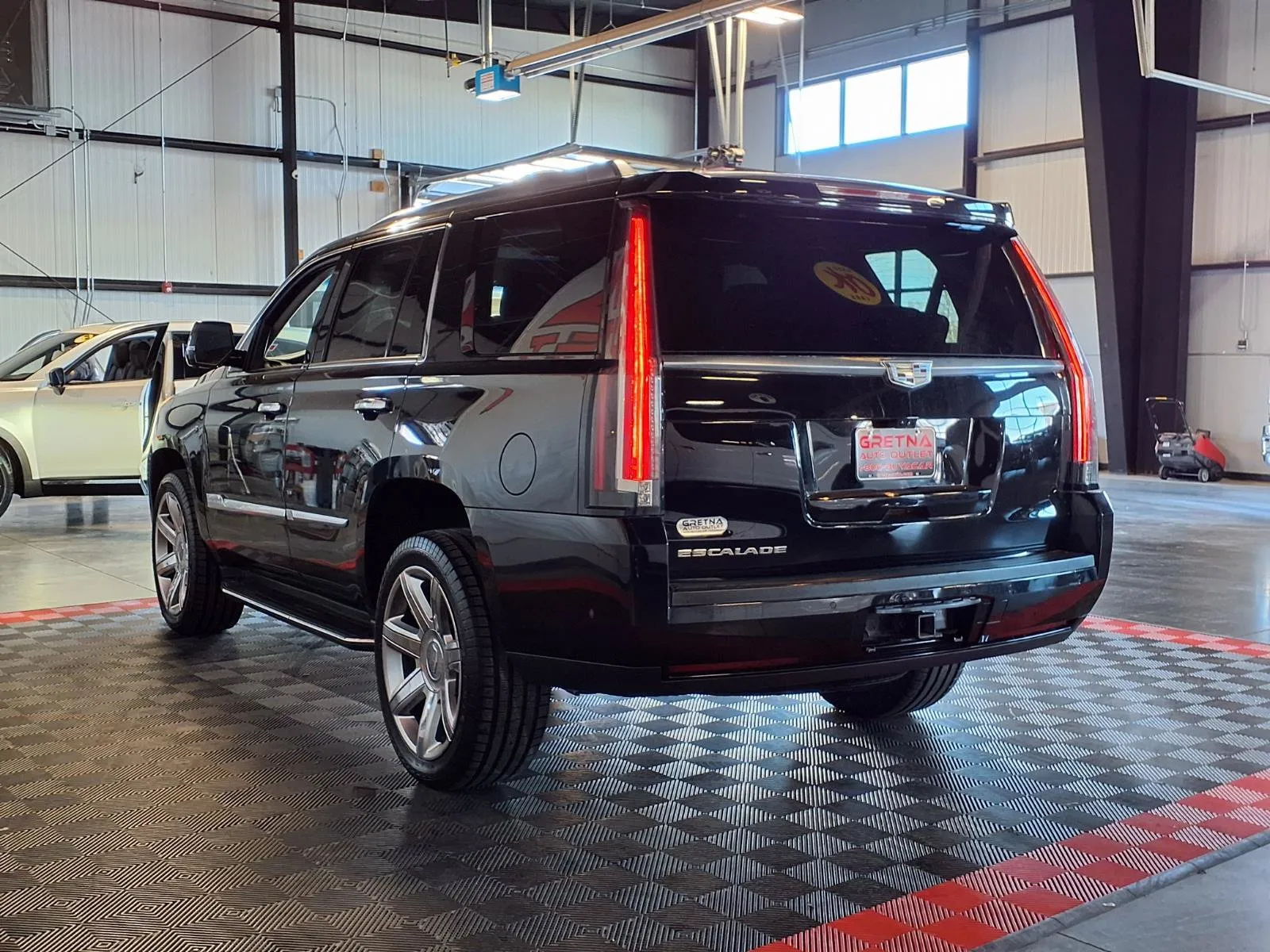 Cadillac Escalade photo 4