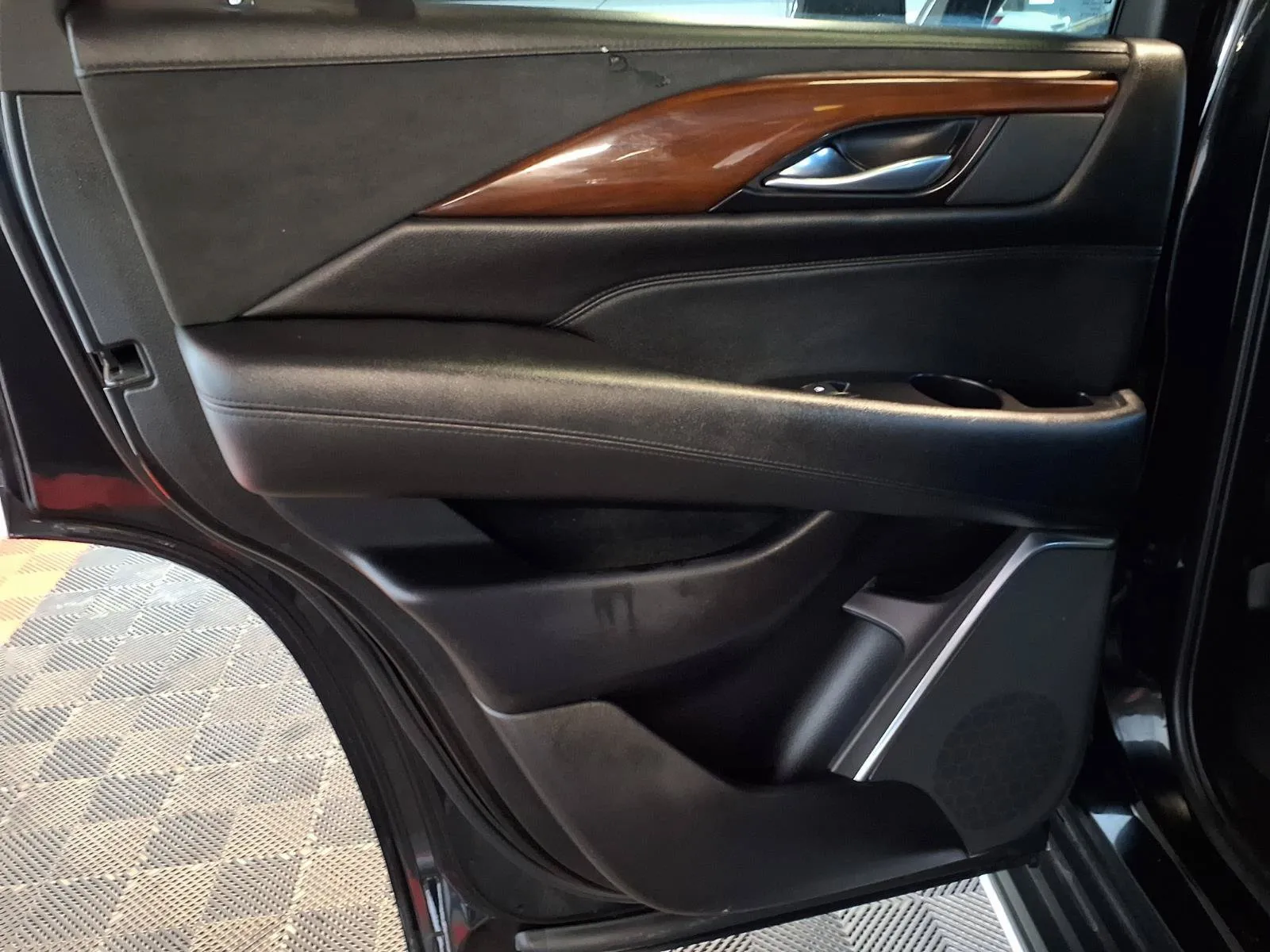 Cadillac Escalade photo 18