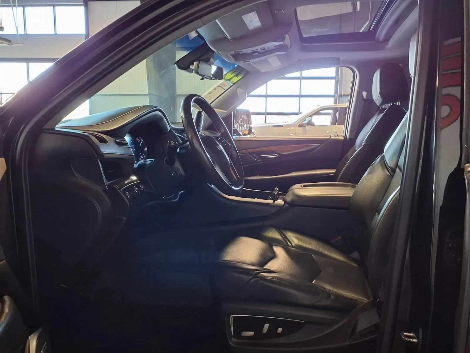 Cadillac Escalade photo 21