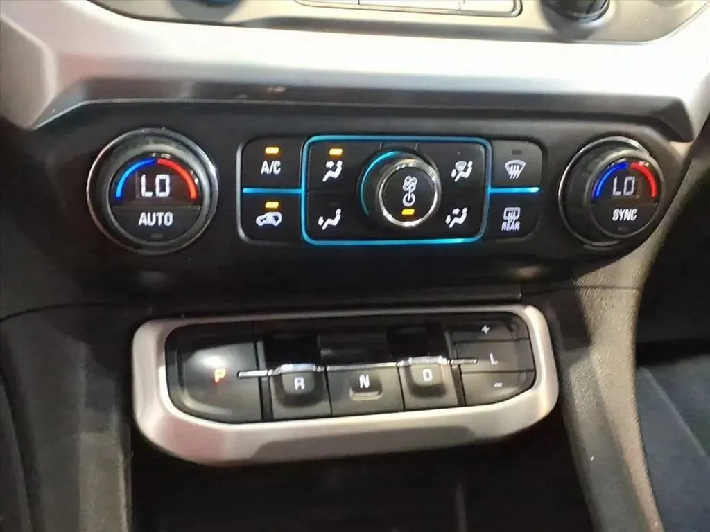 GMC Acadia photo 23