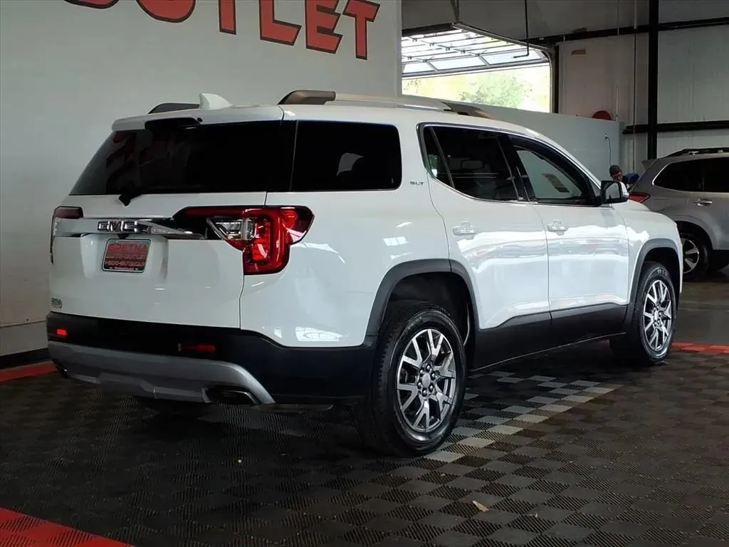 GMC Acadia photo 8