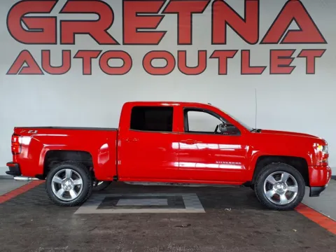 Red 2018 Chevrolet Silverado 1500 LT for sale in Gretna, NE
