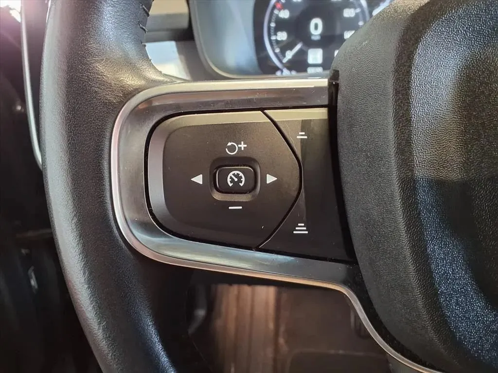 Volvo XC40 photo 25