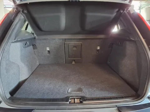 More photos of 2021 Volvo XC40 T4 Momentum at Gretna Auto Outlet, NE