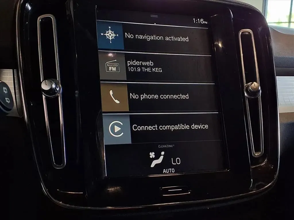 Volvo XC40 photo 19
