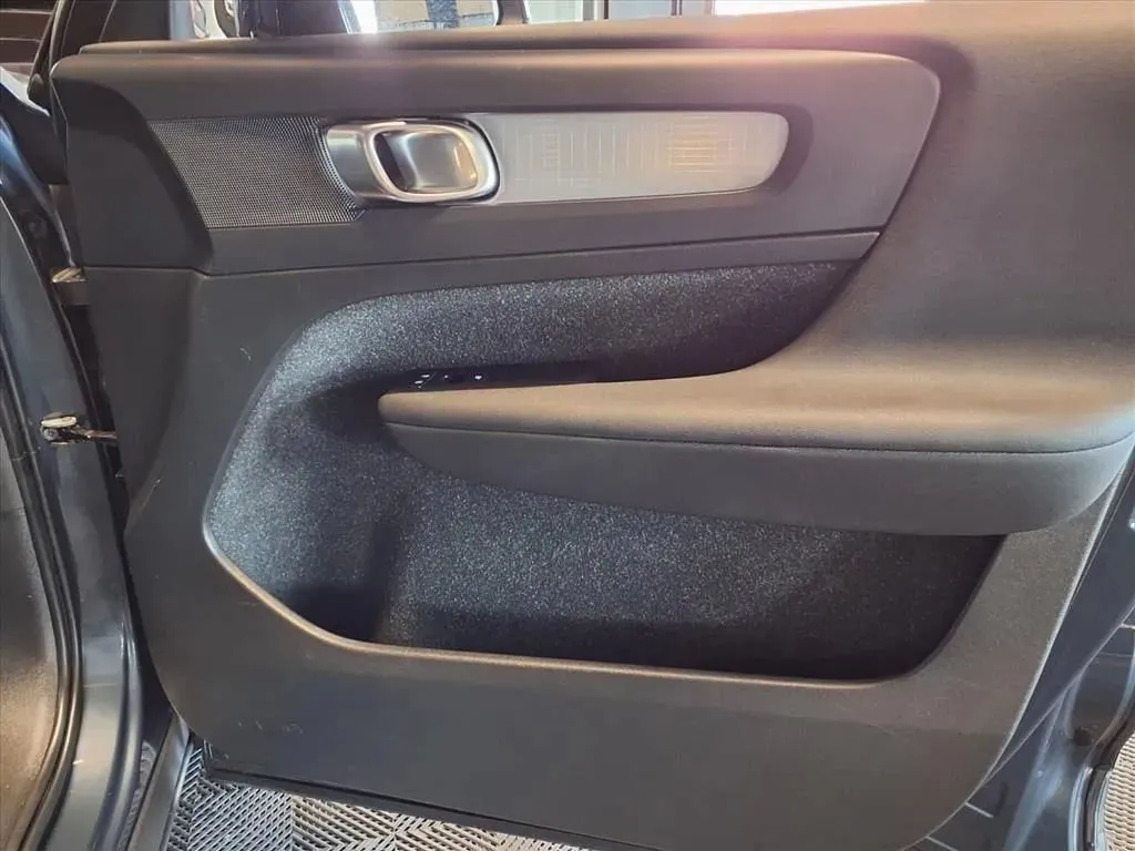 Volvo XC40 photo 13