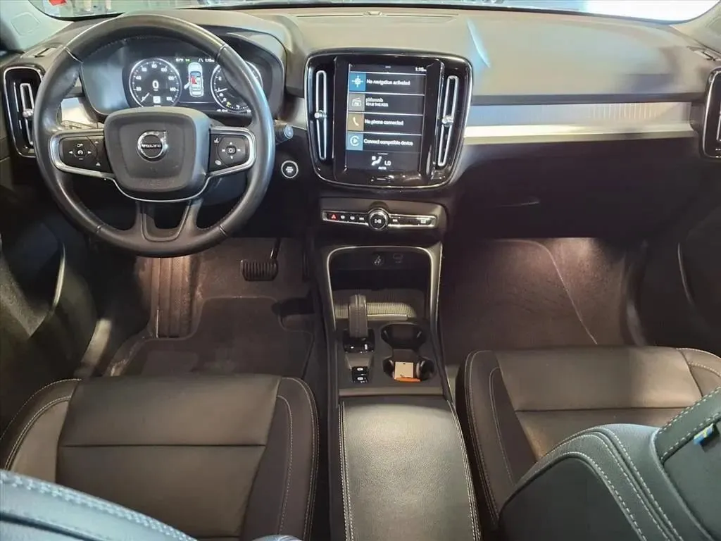 Volvo XC40 photo 16